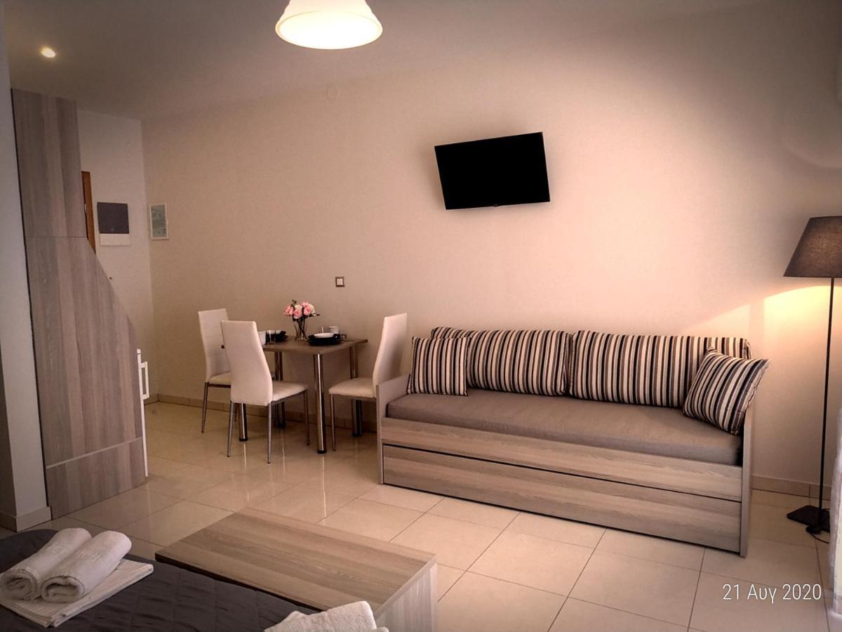 Adonis Apartments Paralía Exterior foto